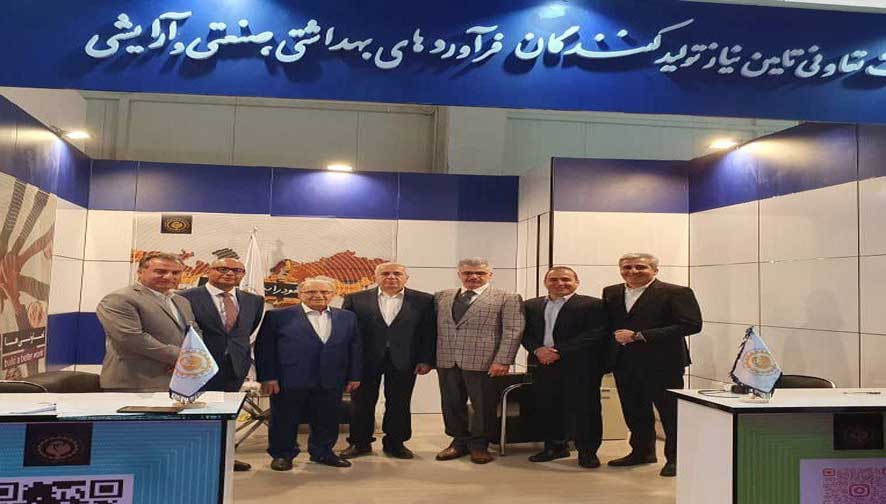دیدار پدر صنعت شوینده ایران از غرفه تعاونی